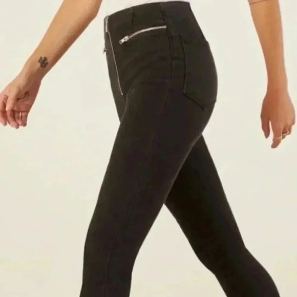 Reformation Black Stone Washed Niki Jeans in Argentina - Picture 4 of 10